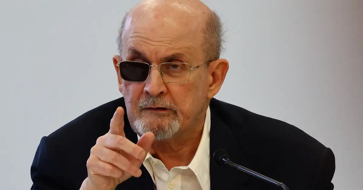 Salman Rushdie slams US students for supporting Hamas