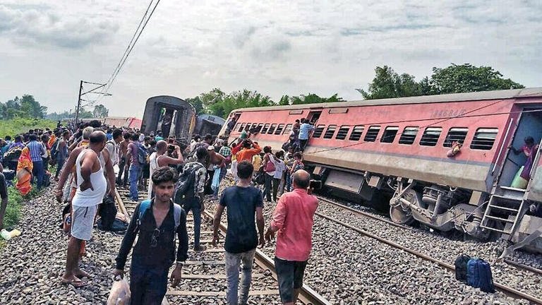 10 coaches of the Chandigarh-Dibrugarh Express overturned in Gonda, UP