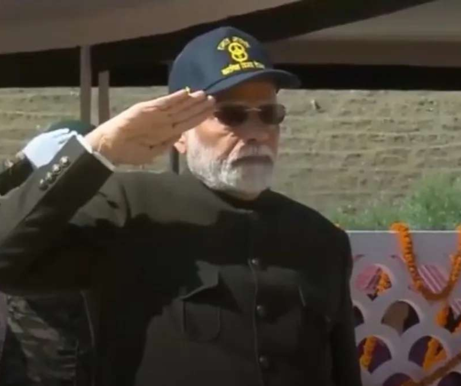 PM Modi visits Ladakh-honors martyred soldiers
